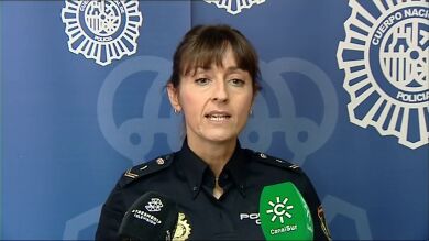 La Policía Nacional detiene a un hombre que utilizó a su hijo menor como escudo humano y amenazó con matarlo para evitar ser detenido 