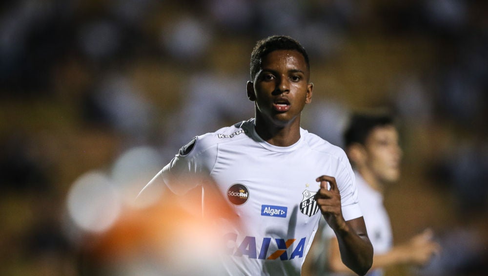 Rodrygo, en un partido con el Santos