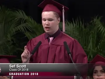 El estudiante durante su discurso El estudiante durante su discurso