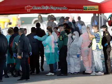 El Dattilo atraca en Valencia con 274 de los 630 inmigrantes del Aquarius El Dattilo atraca en Valencia con 274 de los 630 inmigrantes del Aquarius