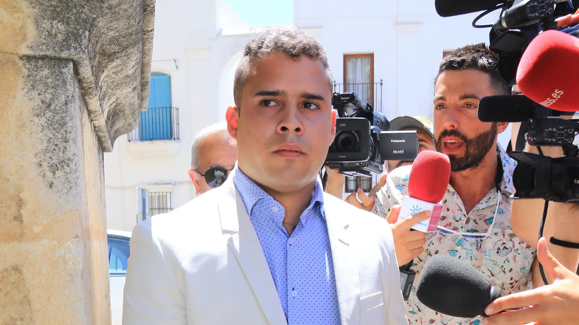 José Fernando en el bautizo de su hija