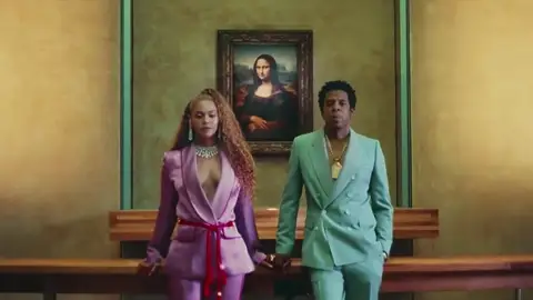 Beyoncé y Jay-Z sorprenden con su primer disco juntos y el vídeoclip del sencillo 'Apeshit' Beyoncé y Jay-Z sorprenden con su primer disco juntos y el vídeoclip del sencillo 'Apeshit'