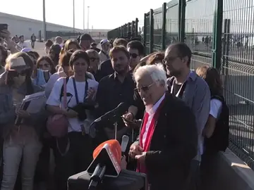 El padre Ángel pide que cale el ejemplo del Aquarius: "Hay un antes y un después, pero siguen llegando refugiados" El padre Ángel pide que cale el ejemplo del Aquarius: "Hay un antes y un después, pero siguen llegando refugiados"