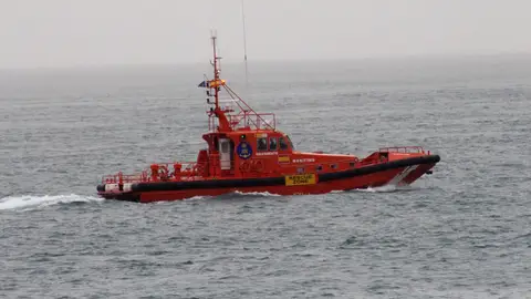 Una embarcación de Salvamento Marítimo Una embarcación de Salvamento Marítimo