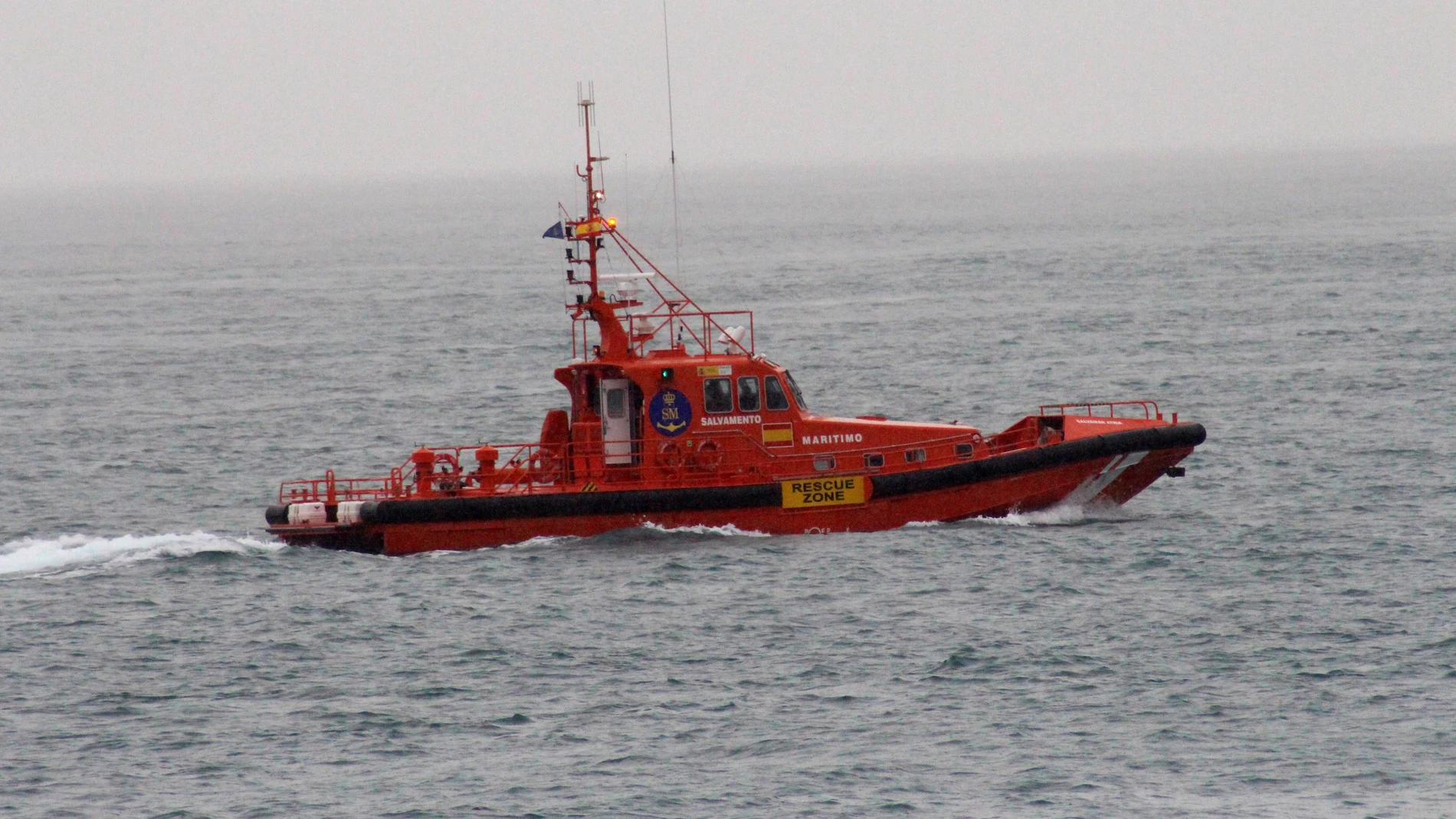 Una embarcación de Salvamento Marítimo Una embarcación de Salvamento Marítimo