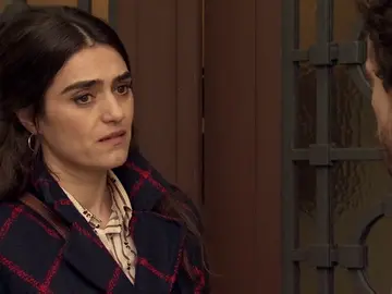 Javier descubre que Vicky le ha mentido respecto a David Javier descubre que Vicky le ha mentido respecto a David