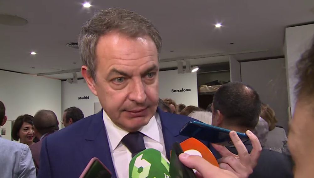 Zapatero pide "sentarse a hablar" para "reconstruir" el Estatut catalán
