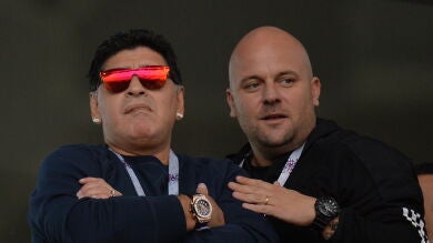 Maradona defiende a Messi: 