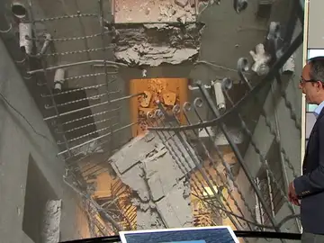 Se derrumban cuatro pasarelas interiores de una corrala en Chamberí (Madrid) Se derrumban cuatro pasarelas interiores de una corrala en Chamberí (Madrid)