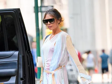 Victoria Beckham saca a la calle la nueva tendencia urbana después del pijama Victoria Beckham saca a la calle la nueva tendencia urbana después del pijama