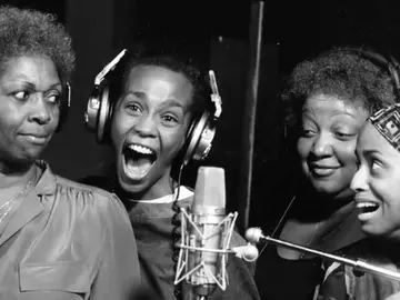 Un documental revela que Whitney Houston sufrió abusos de pequeña Un documental revela que Whitney Houston sufrió abusos de pequeña