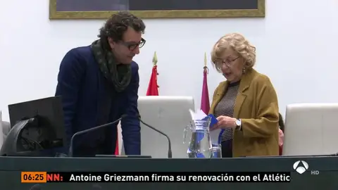 El Ayuntamiento de Madrid repartirá a partir de julio un 'DNI municipal' entre los inmigrantes irregulares El Ayuntamiento de Madrid repartirá a partir de julio un 'DNI municipal' entre los inmigrantes irregulares
