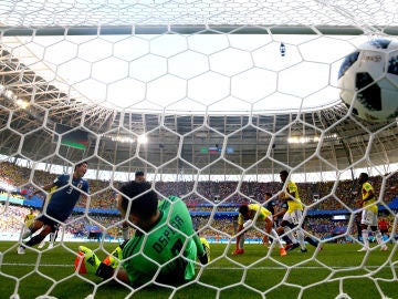 Osako celebra su gol contra Colombia