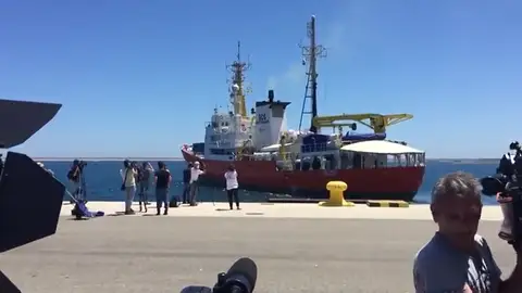 El Aquarius parte ya a aguas entre Libia y Sicilia El Aquarius parte ya a aguas entre Libia y Sicilia