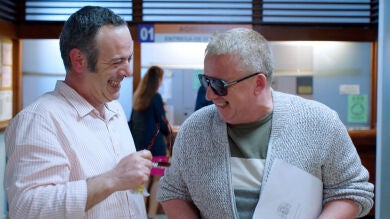 El desternillante ataque de risa de Iker Galartza y Óscar Terol en la grabación de 'Allí Abajo'