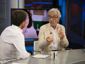 José Sacristán habla en 'El Hormiguero 3.0' sobre el gobierno de Pedro Sánchez: "En principio no confiaba demasiado en su figura" José Sacristán habla en 'El Hormiguero 3.0' sobre el gobierno de Pedro Sánchez: "En principio no confiaba demasiado en su figura"