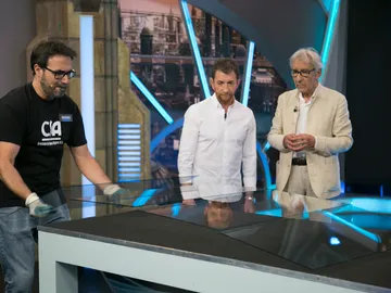 José Sacristán alucina con el corte más rápido del mundo en 'El Hormiguero 3.0' José Sacristán alucina con el corte más rápido del mundo en 'El Hormiguero 3.0'