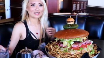 La youtuber Huang hamburguer