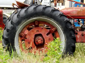 Rueda de un tractor Rueda de un tractor