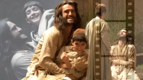 La escena más tierna y protectora de Arnau con el pequeño Jucef, tras las cámaras La escena más tierna y protectora de Arnau con el pequeño Jucef, tras las cámaras