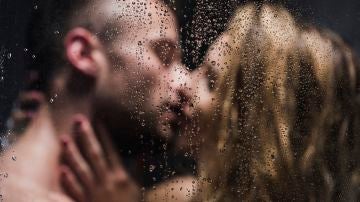 Beso en la ducha