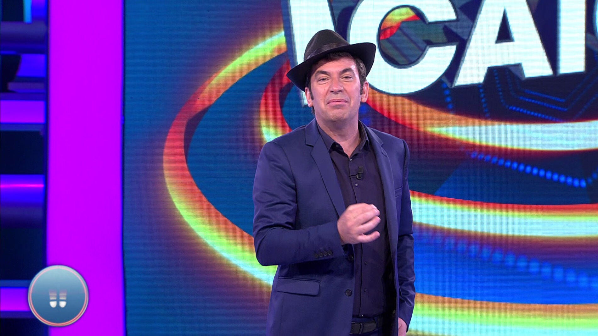 Descubre el motivo por el que Arturo Valls aparece con un sombrero en '&iexcl;Ahora Caigo!'