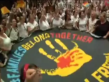 Cerca de 600 detenidos en una protesta contra la postura de "tolerancia cero" en inmigración de Donald Trump Cerca de 600 detenidos en una protesta contra la postura de "tolerancia cero" en inmigración de Donald Trump