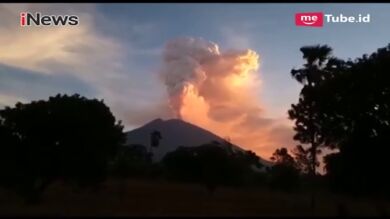Un volcán en erupción obliga a cerrar tres aeropuertos en Bali