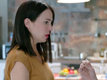 Gotzone paraliza la boda con Iñaki: "No nos precipitemos" Gotzone paraliza la boda con Iñaki: "No nos precipitemos"