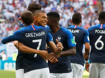 Los jugadores franceses celebran un gol ante Argentina Los jugadores franceses celebran un gol ante Argentina