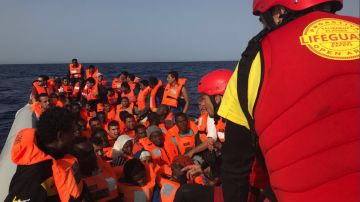 Imagen del rescate de Proactiva Open Arms ‏en el Mediterráneo 