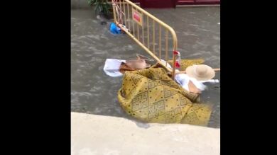 Una espectacular tromba de agua anega las calles de Ourense 