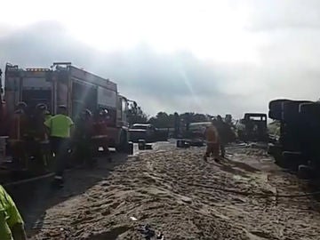 Camión incendiado en la A-49 dirección Sevilla