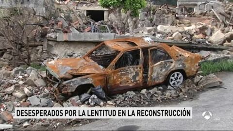 Los vecinos de Tui afectados por la explosi&oacute;n visitan sus casas, un mes despu&eacute;s, sin haber recibido a&uacute;n las ayudas para la reconstrucci&oacute;n