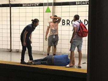 Imagen de los tres héroes del metro de Toronto