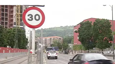 Prohibición de circular a más de 30 en Bilbao Prohibición de circular a más de 30 en Bilbao