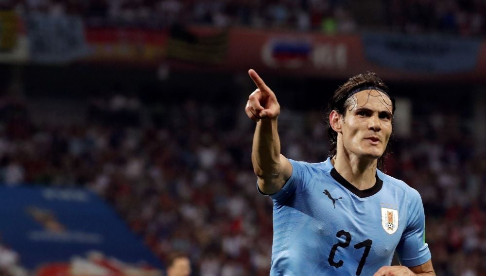 Cavani celebra un gol ante Portugal