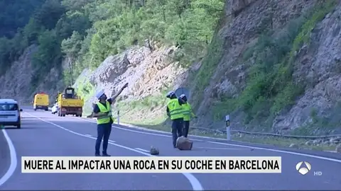 Muere un conductor en un accidente provocado por un desprendimiento de piedras en La Nou de Berguedà (Barcelona) Muere un conductor en un accidente provocado por un desprendimiento de piedras en La Nou de Berguedà (Barcelona)