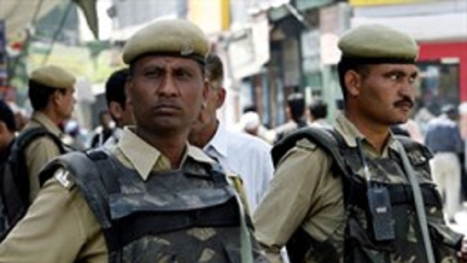 Imputados 17 hombres acusados de violar en grupo y durante siete meses a una niña de doce años en India