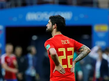 Isco, con cara de circunstancias Isco, con cara de circunstancias