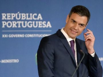 Pedro Sánchez durante una rueda de prensa en Lisboa