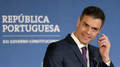 Pedro Sánchez durante una rueda de prensa en Lisboa Pedro Sánchez durante una rueda de prensa en Lisboa