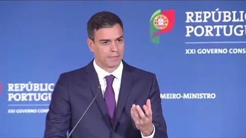 Sánchez pide a la oposición que respalde su propuesta para RTVE para facilitar su "regeneración" Sánchez pide a la oposición que respalde su propuesta para RTVE para facilitar su "regeneración"