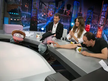 Trancas y Barrancas sorprenden a Juana Acosta y Luis Callejo transformándose en productores de telenovelas con 'Beso o cachetada' Trancas y Barrancas sorprenden a Juana Acosta y Luis Callejo transformándose en productores de telenovelas con 'Beso o cachetada'