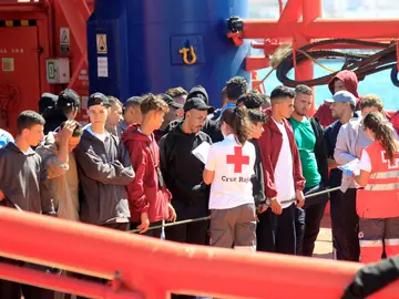 Llegada de la embarcación de Salvamento marítimo 'Luz de Mar' Llegada de la embarcación de Salvamento marítimo 'Luz de Mar'