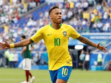 Neymar celebra su gol con la selección brasileña Neymar celebra su gol con la selección brasileña