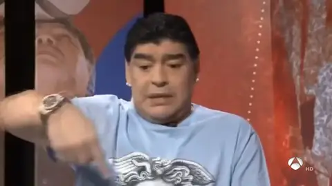 El 'palo' de Maradona a Isco: "Traslada mucho... y define poco" El 'palo' de Maradona a Isco: "Traslada mucho... y define poco"