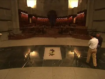 Tumba de Franco en el Valle de los Caídos Tumba de Franco en el Valle de los Caídos