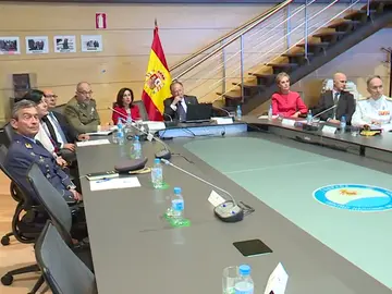 La ministra de Defensa niega que el CNI haga informes políticos La ministra de Defensa niega que el CNI haga informes políticos