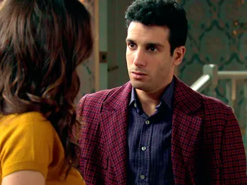 Ignacio se disculpa con María por sus celos Ignacio se disculpa con María por sus celos